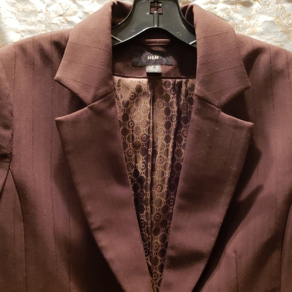 H&M BROWN 2-BUTTON POLY/RAYON BLAZER SZ 6 - Picture 2 of 8